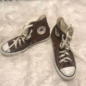 Brown high top converse women’s 8, men’s 6
